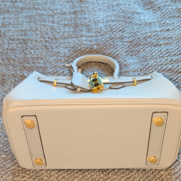 Elegant Cream Handbag